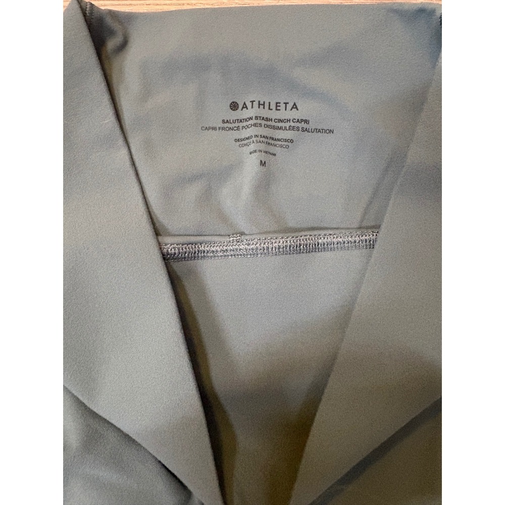 Athleta Lot Interval Stash 7' Short & Salutation Stash Cinch Capri Legging M - Picture 10 of 11